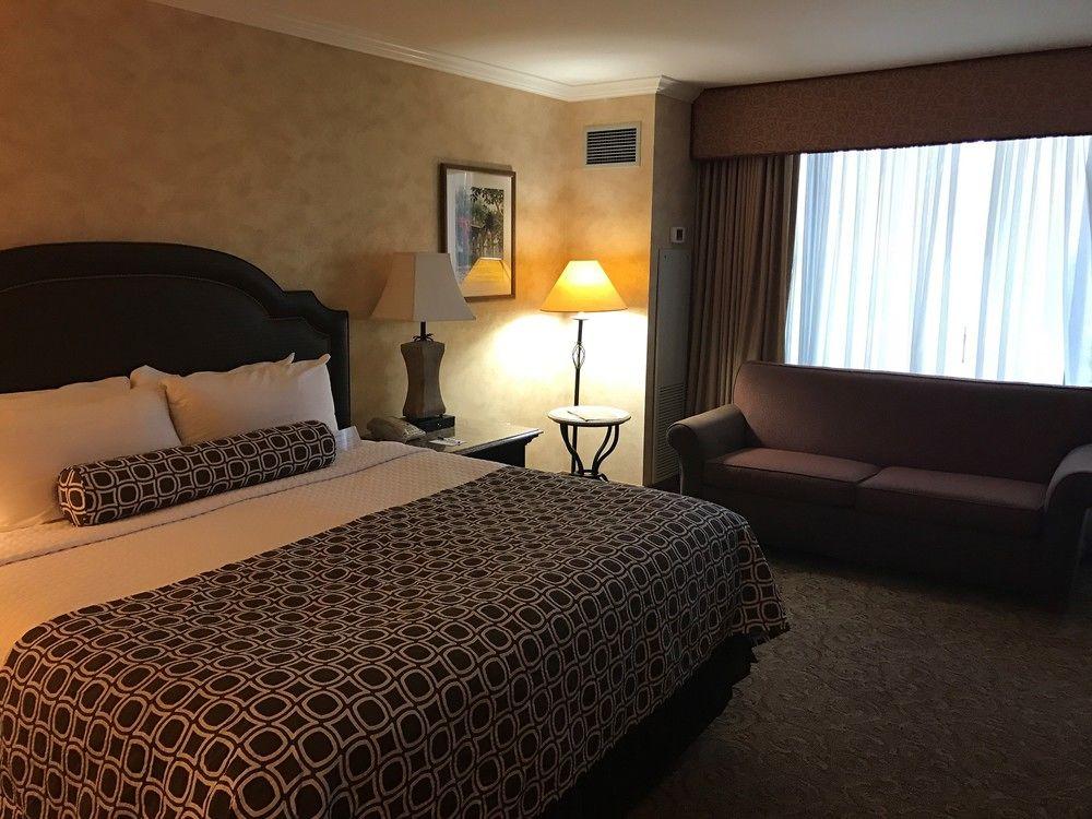 Delta Hotels By Marriott Anaheim Гардън Гроув Екстериор снимка