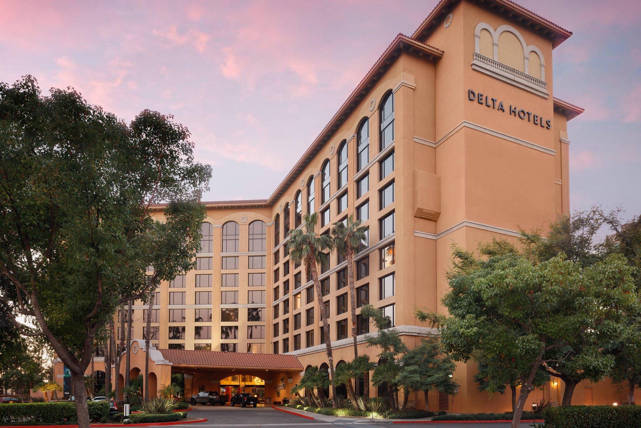 Delta Hotels By Marriott Anaheim Гардън Гроув Екстериор снимка