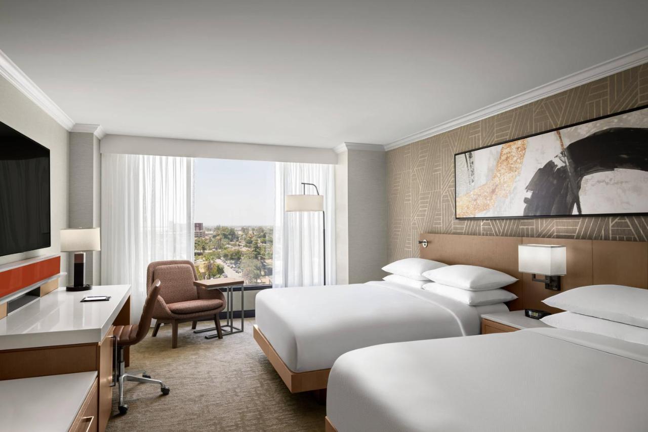 Delta Hotels By Marriott Anaheim Garden Grove Екстериор снимка
