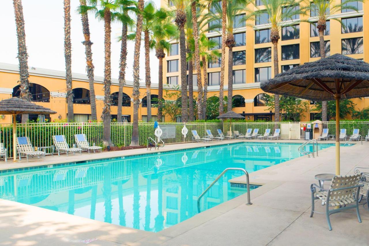 Delta Hotels By Marriott Anaheim Garden Grove Екстериор снимка